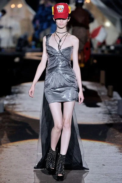 Look 9